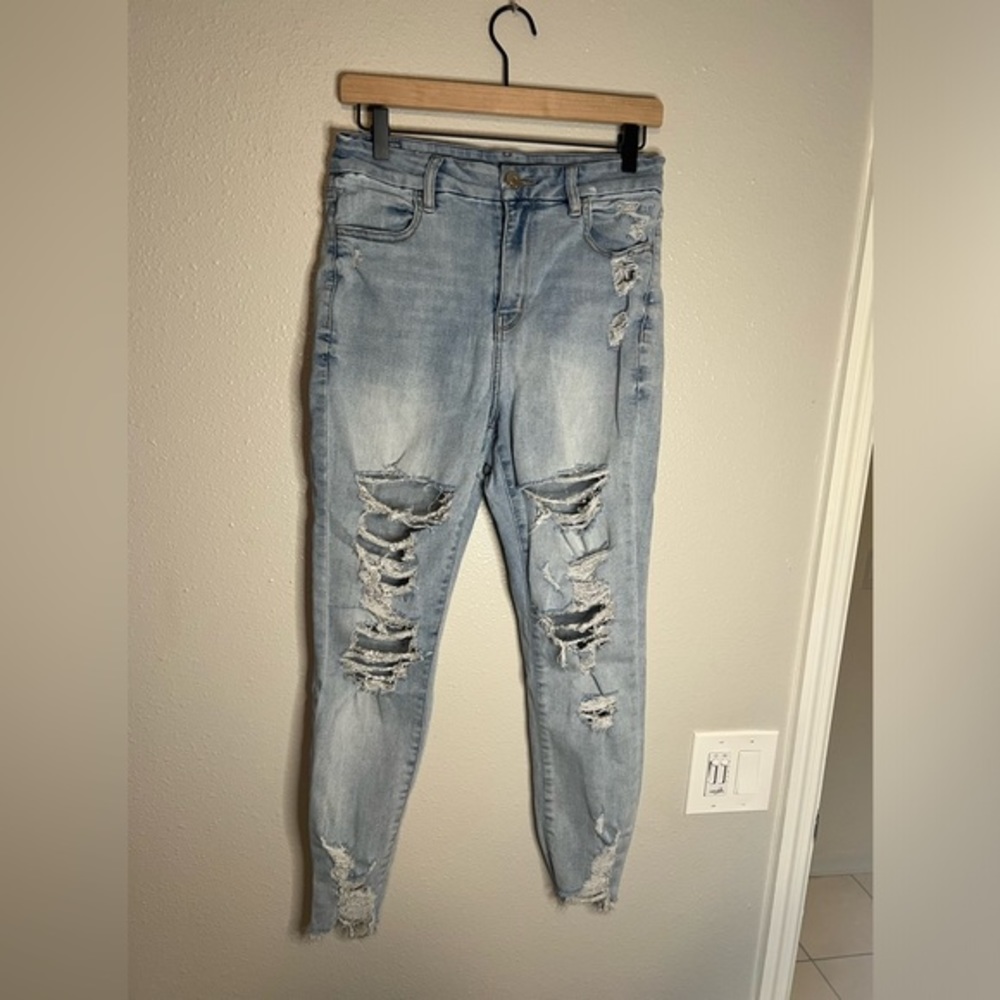 American Eagle distressed curvy high rise jegging crop